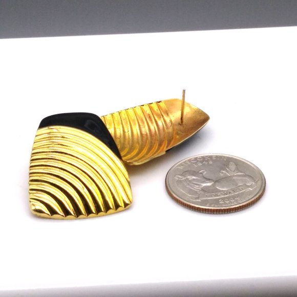 Classy Black and Gold Stud Earrings, Chic Enamel Tips give way to Gold Tone Ribs - Picture 4 of 4